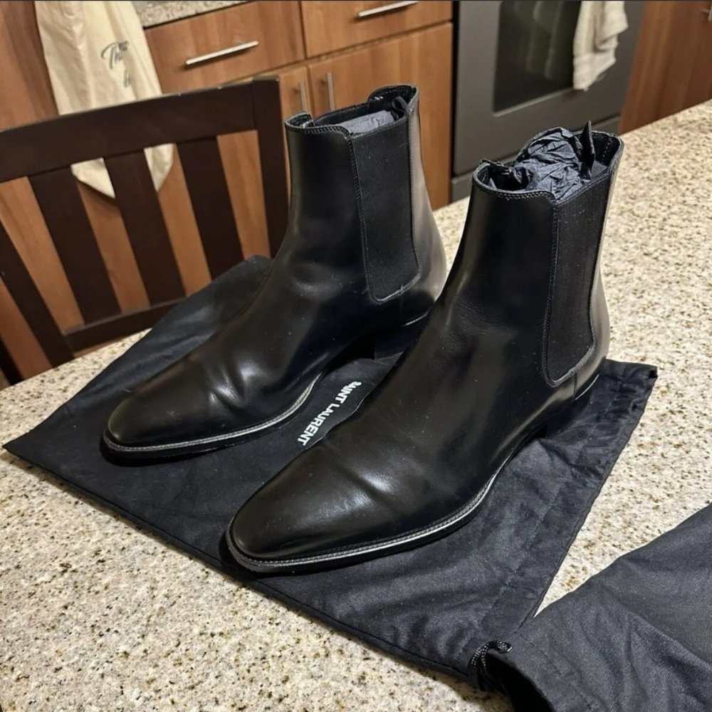 Saint Laurent YSL Wyatt Chelsea Boots Size 42